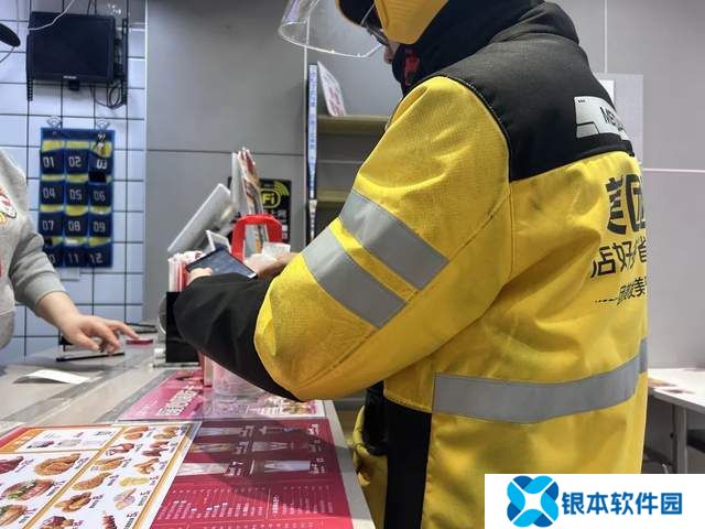 京东给骑手交社保，引发的配送江湖暗战