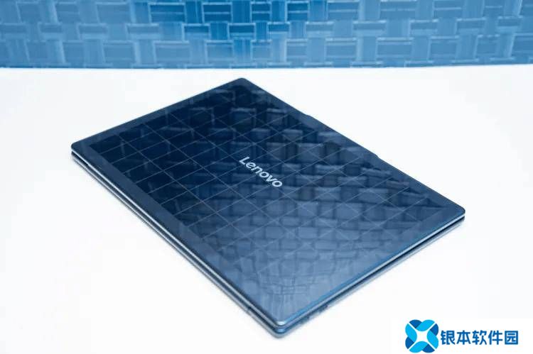 联想展示太阳能笔记本 Yoga Solar PC，光能转换率达 24%