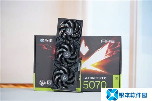 三折大扇叶！影驰RTX 5070 FIRE显卡图赏