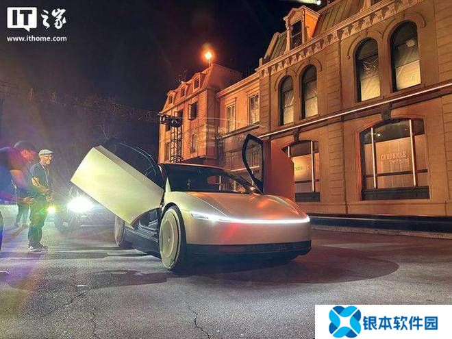 特斯拉独立部署自动驾驶出租车，马斯克婉拒Uber合作意向